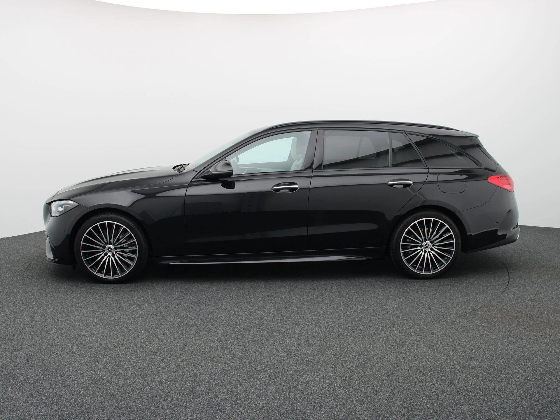 Mercedes-Benz C-Klasse 300 e Break Star Edition + LEDER + DIGITAL LIGHT + PANORAMISCH DAK +