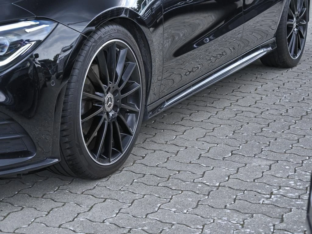 Mercedes-Benz-CLA 200 d-image-6