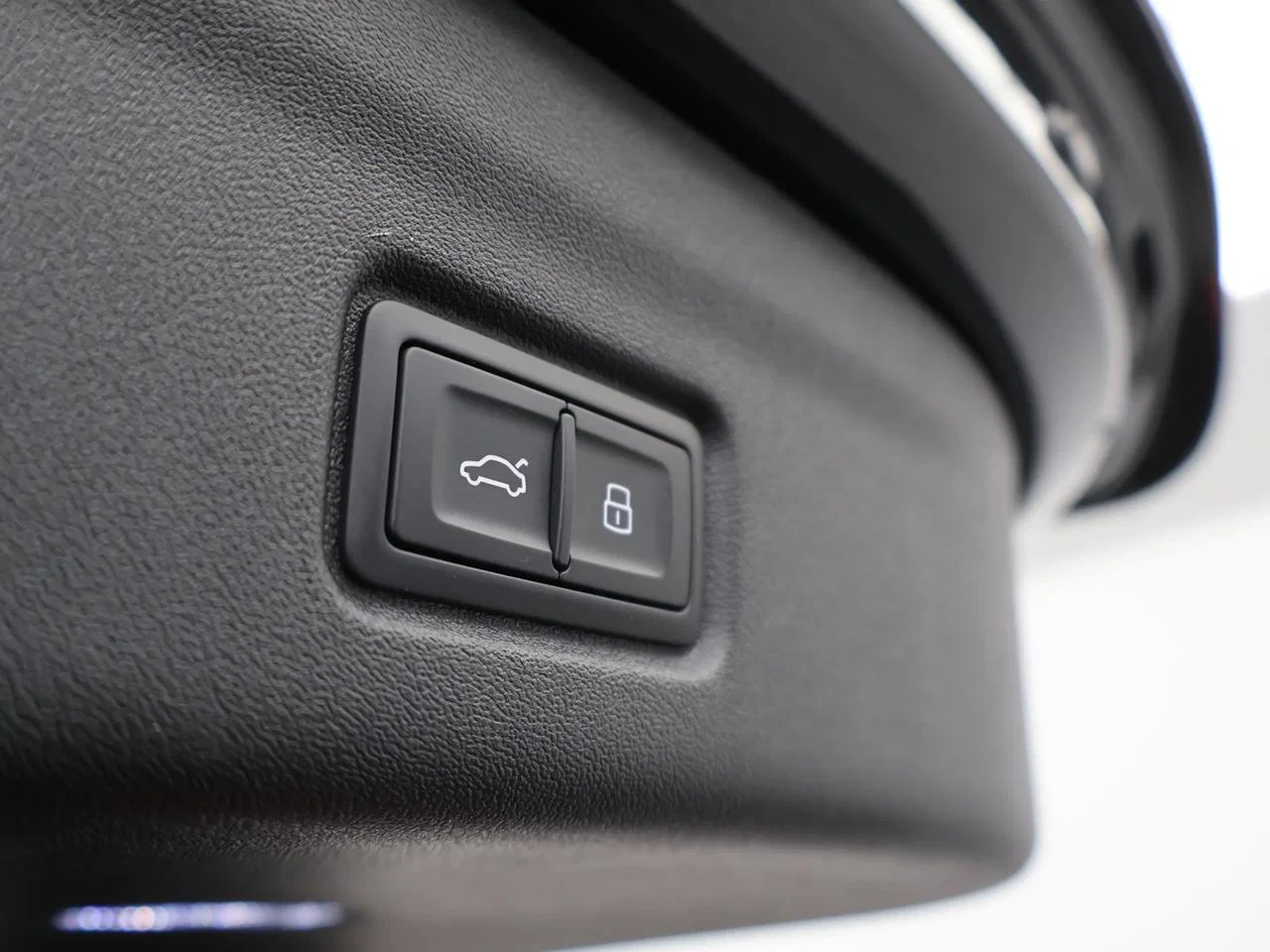 Audi-Q6 e-tron-image-9