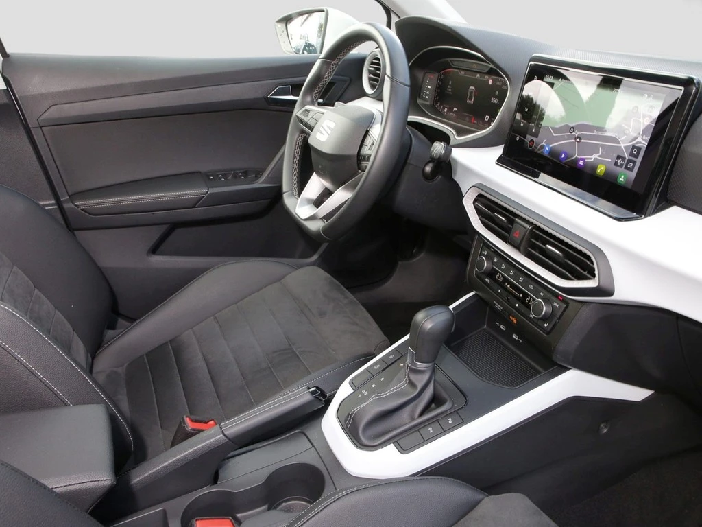 SEAT-Arona-image-8