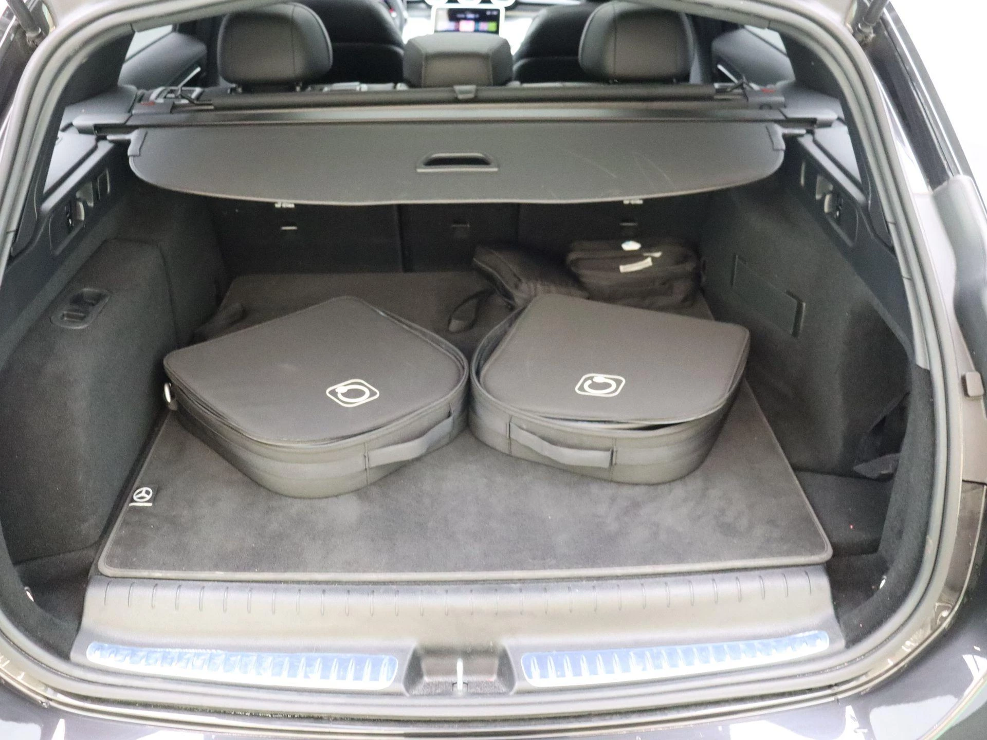 Mercedes-Benz Classe C 300 e AMG Line Estate + PANORAMISCH DAK + TREKHAAK + CARPLAY +
