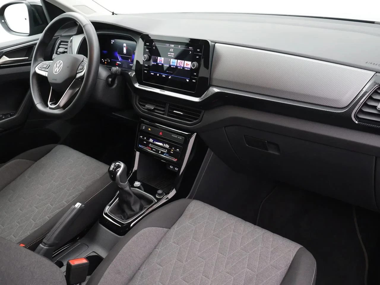 Volkswagen-T-Cross-image-2
