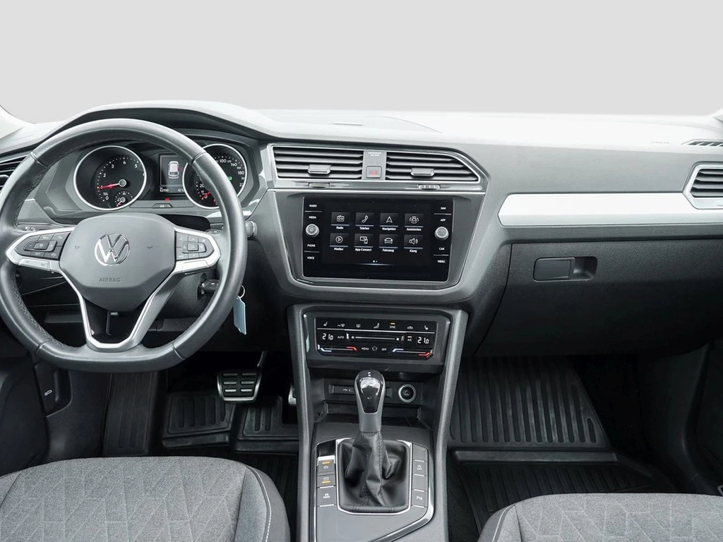 Volkswagen-Tiguan-image-10
