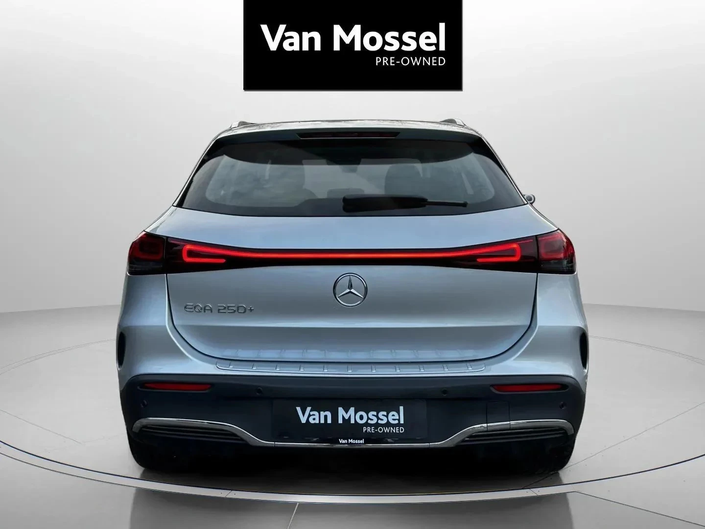 Mercedes-Benz-EQA-image-5