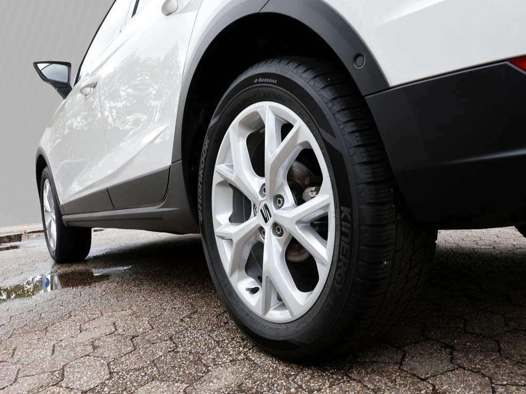 SEAT-Arona-image-4