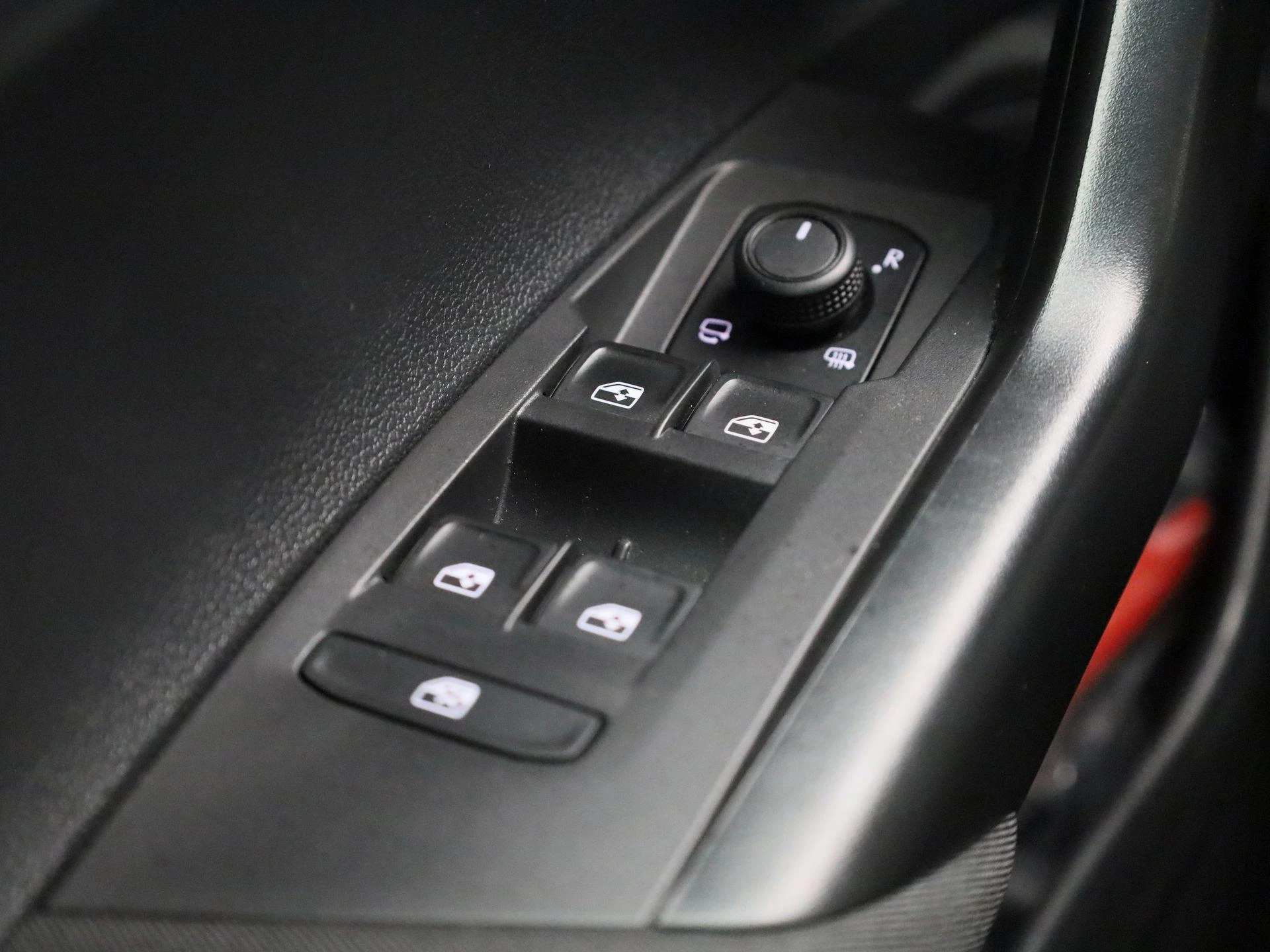Volkswagen-Polo-image-28
