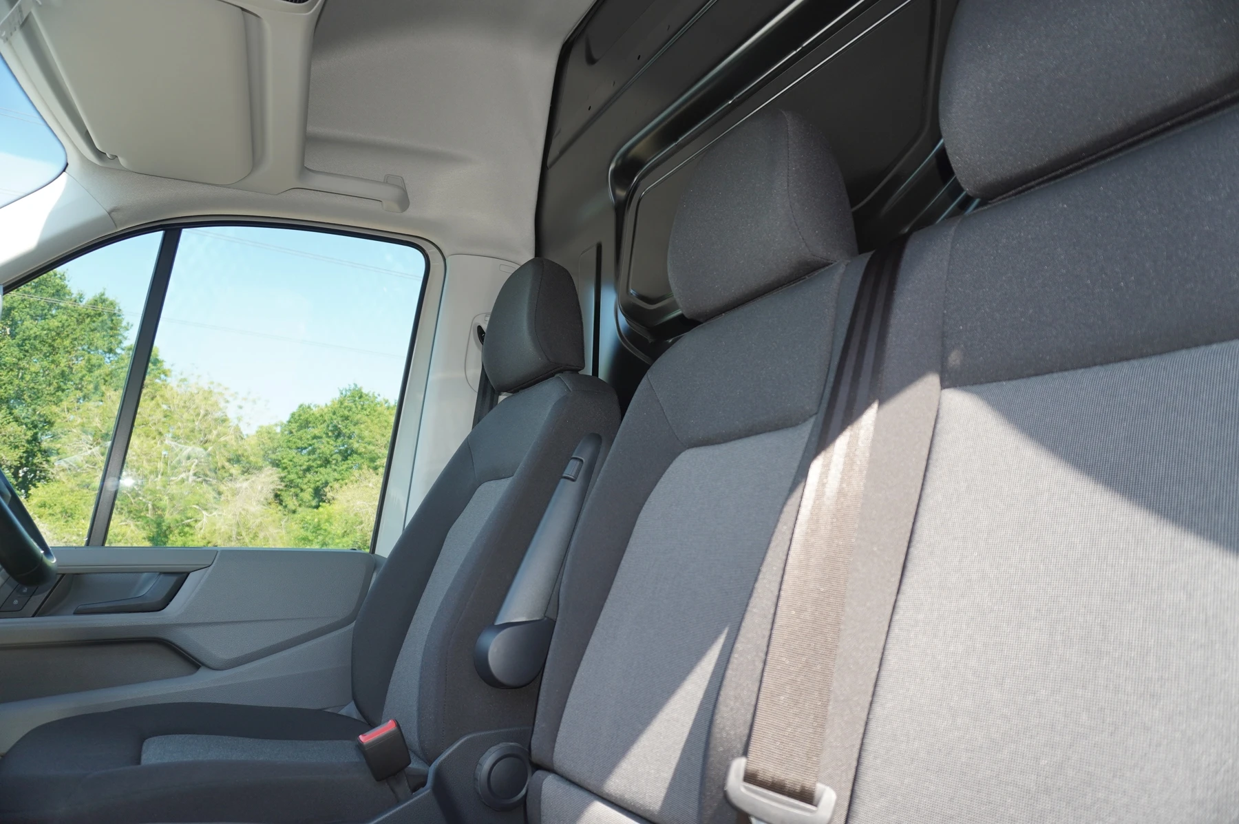 Volkswagen-Crafter-image-15