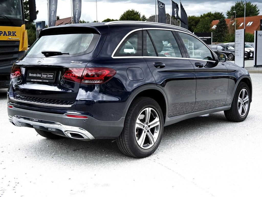 Mercedes-Benz-GLC 300 de-image-5