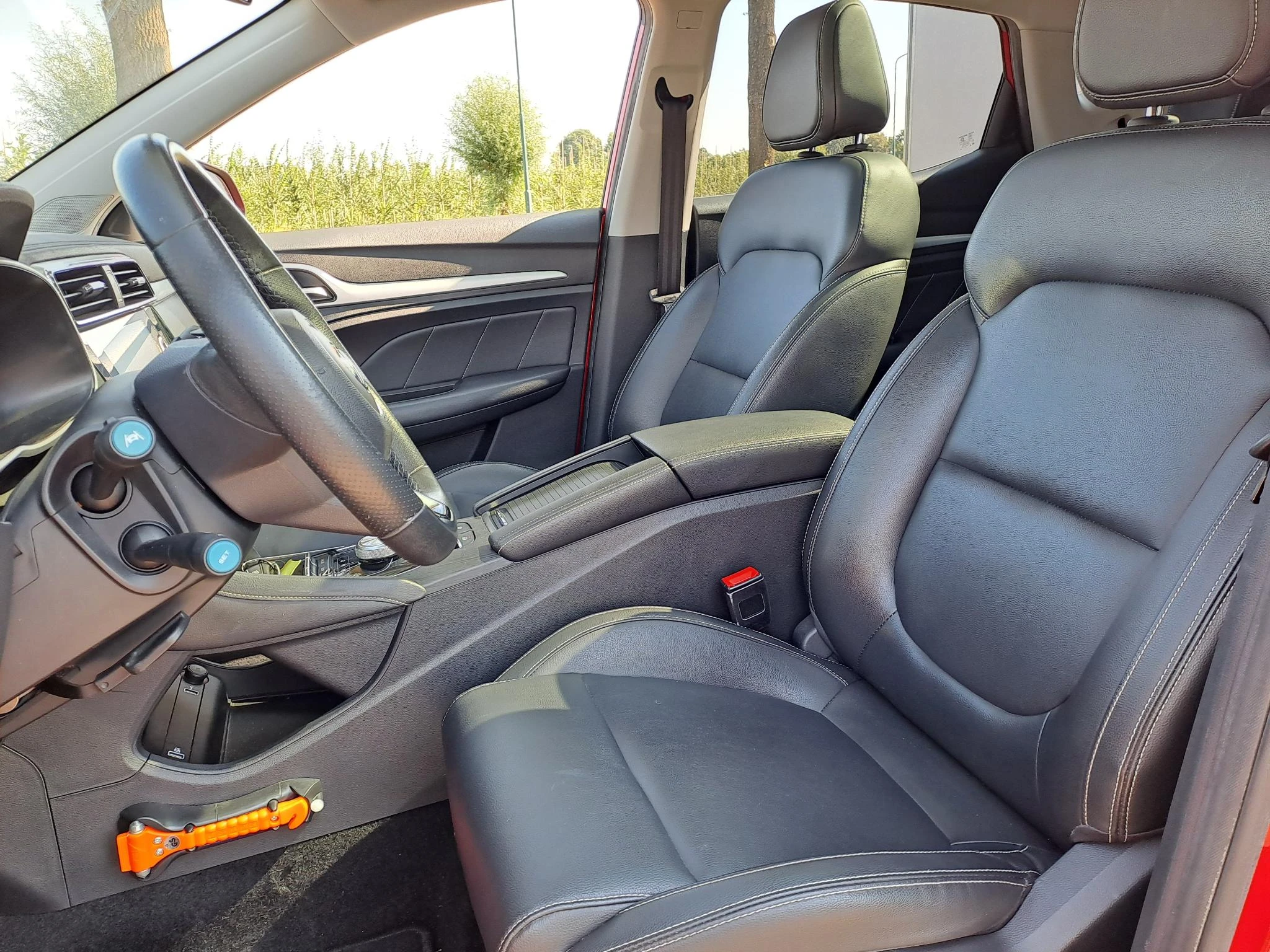 MG-ZS EV-image-8