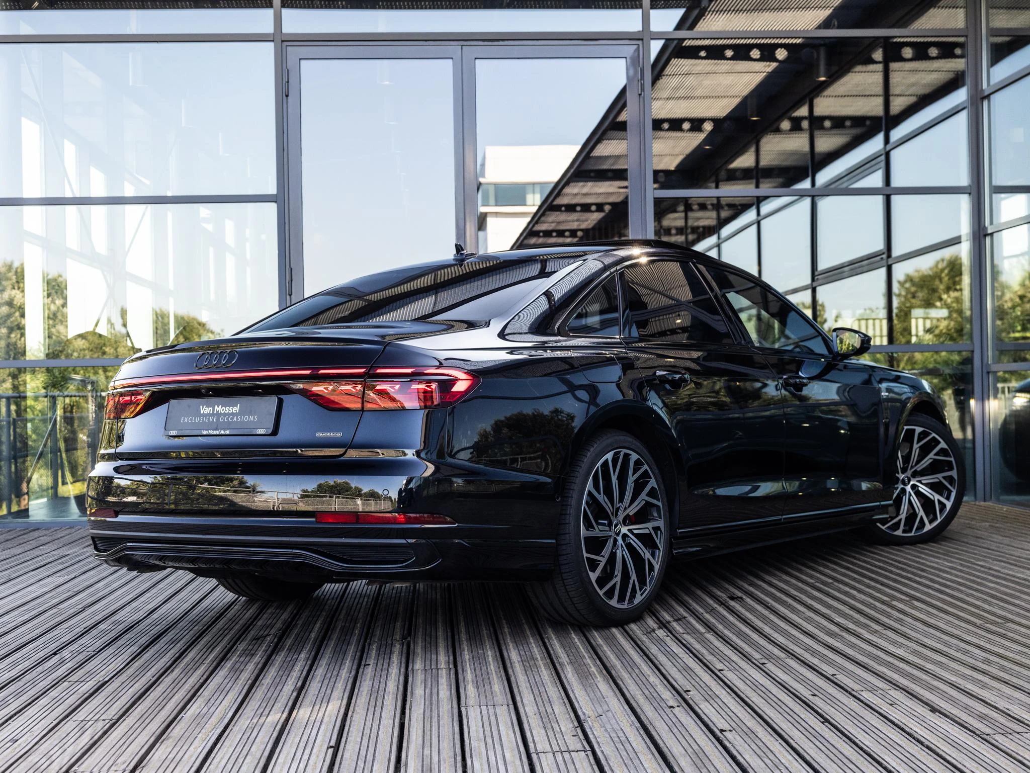 Audi A8 60 TFSI e quattro 462 PK