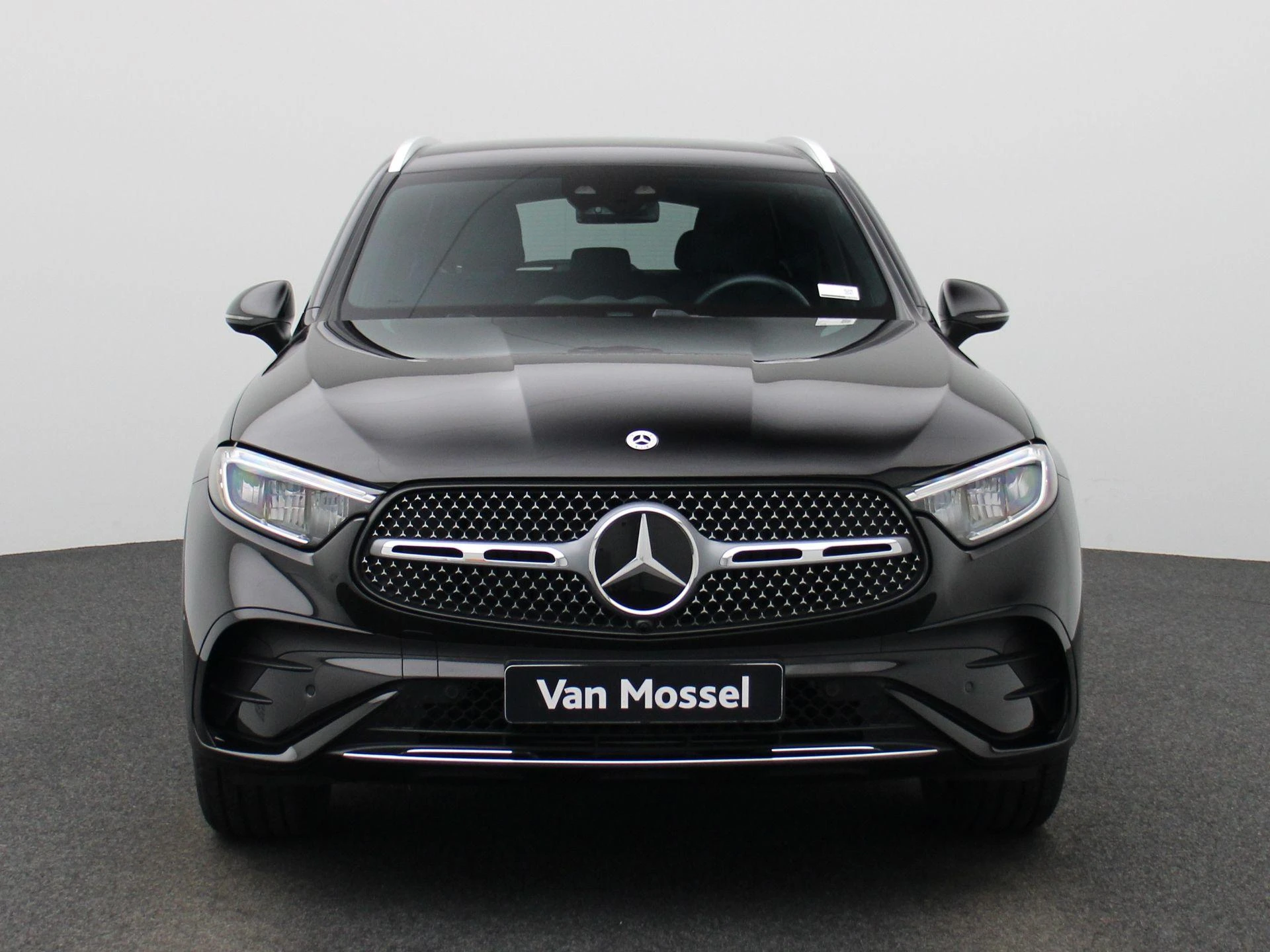 Mercedes-Benz-GLC-image-2