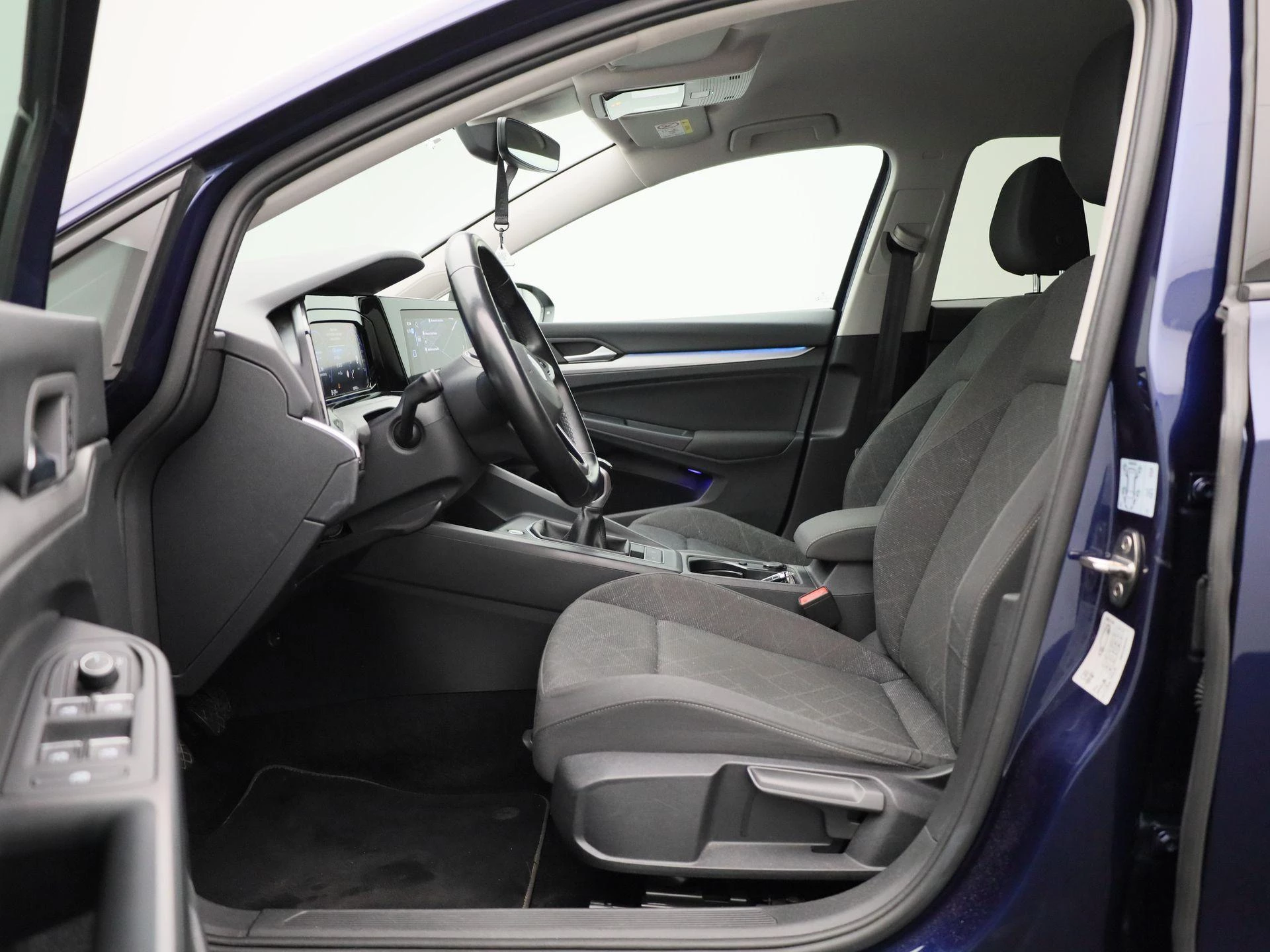 Volkswagen-Golf-image-10