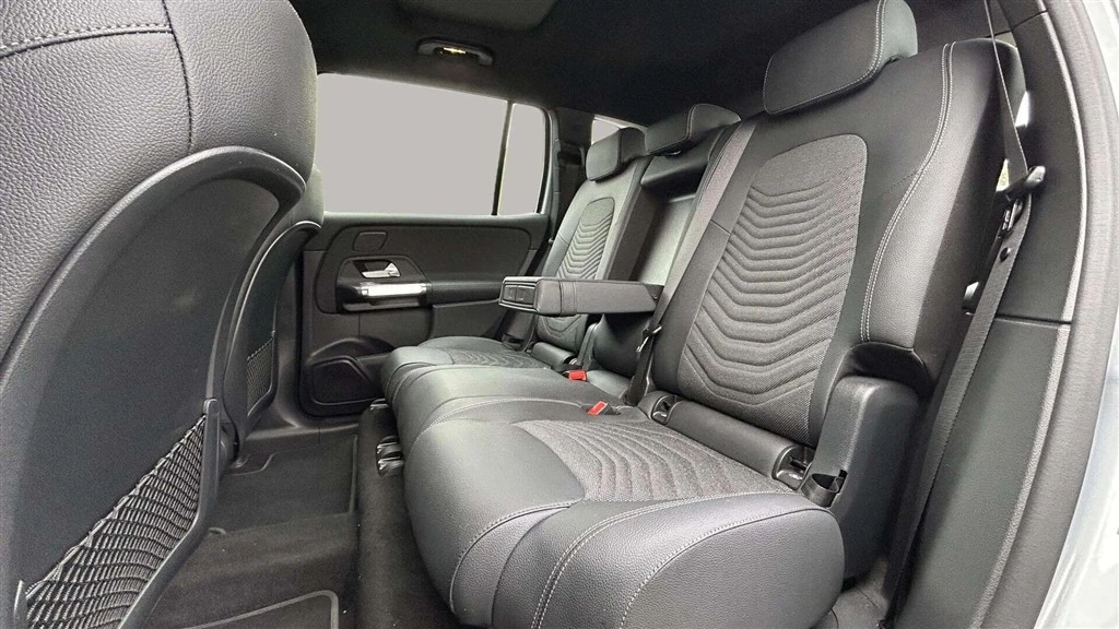 Mercedes-Benz-EQB-image-21