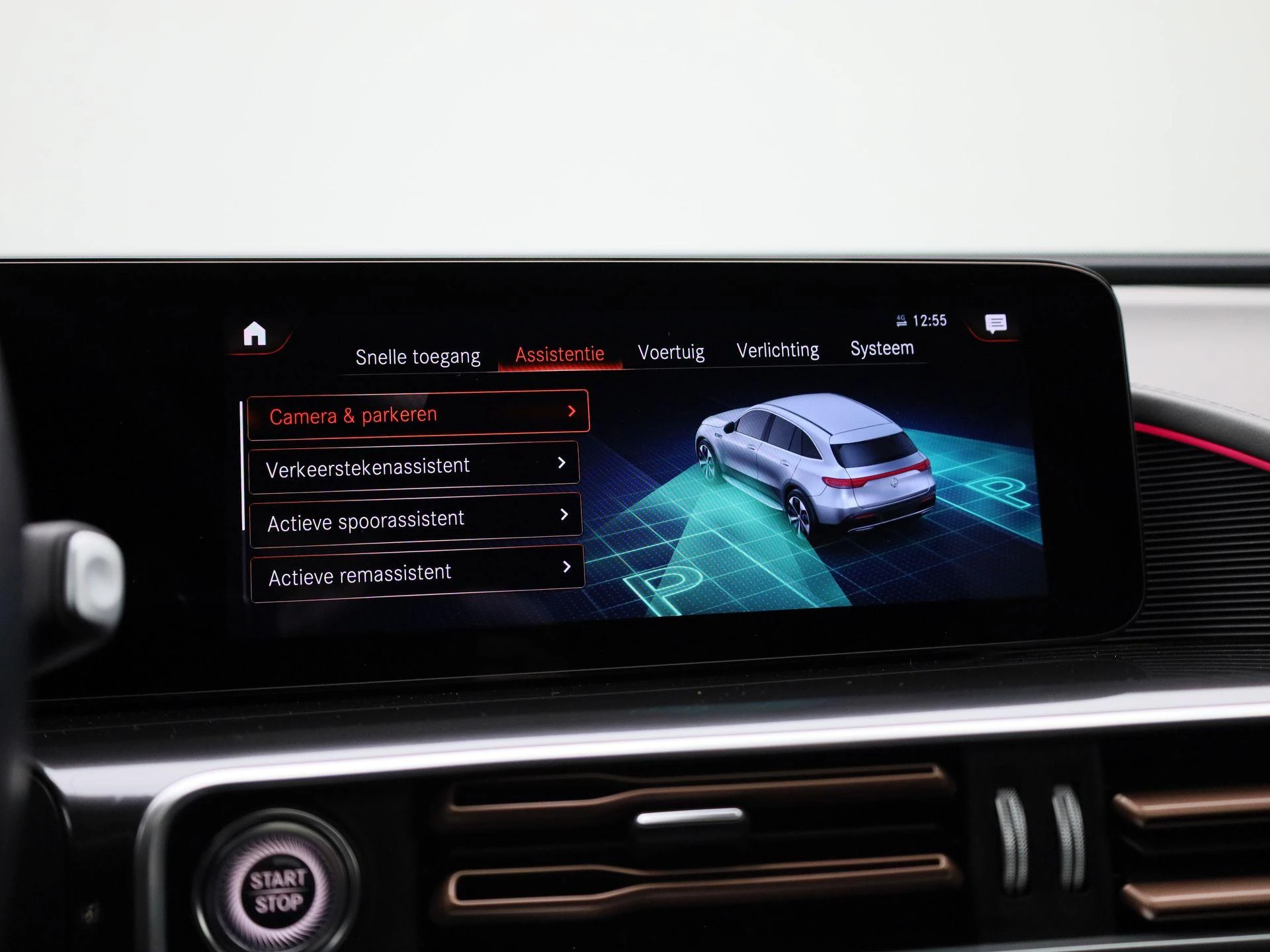Mercedes-Benz-EQC-image-34