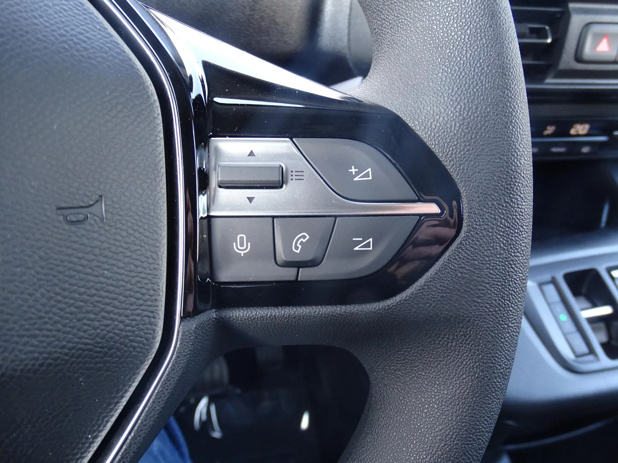 Peugeot-Partner-image-20