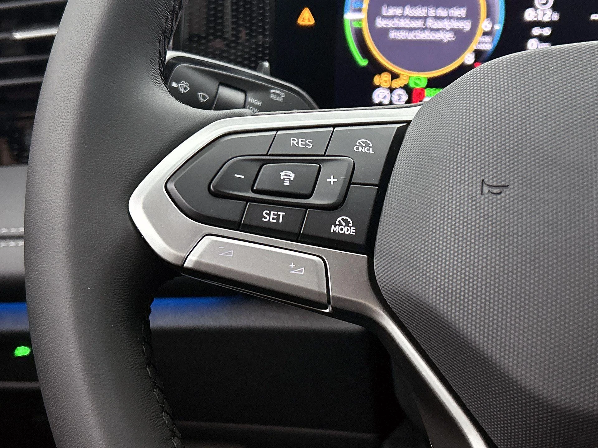 Volkswagen-Tiguan-image-5