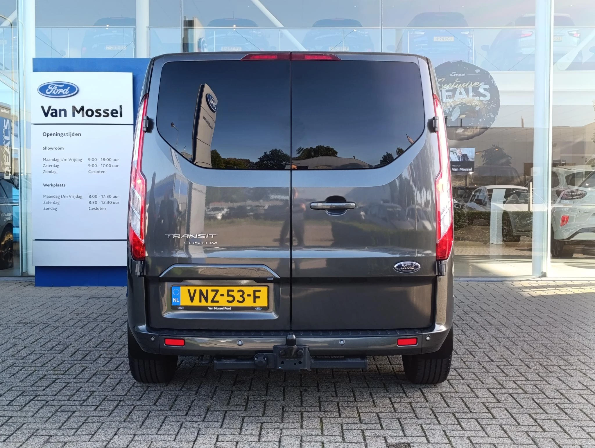 Ford-Transit Custom-image-3