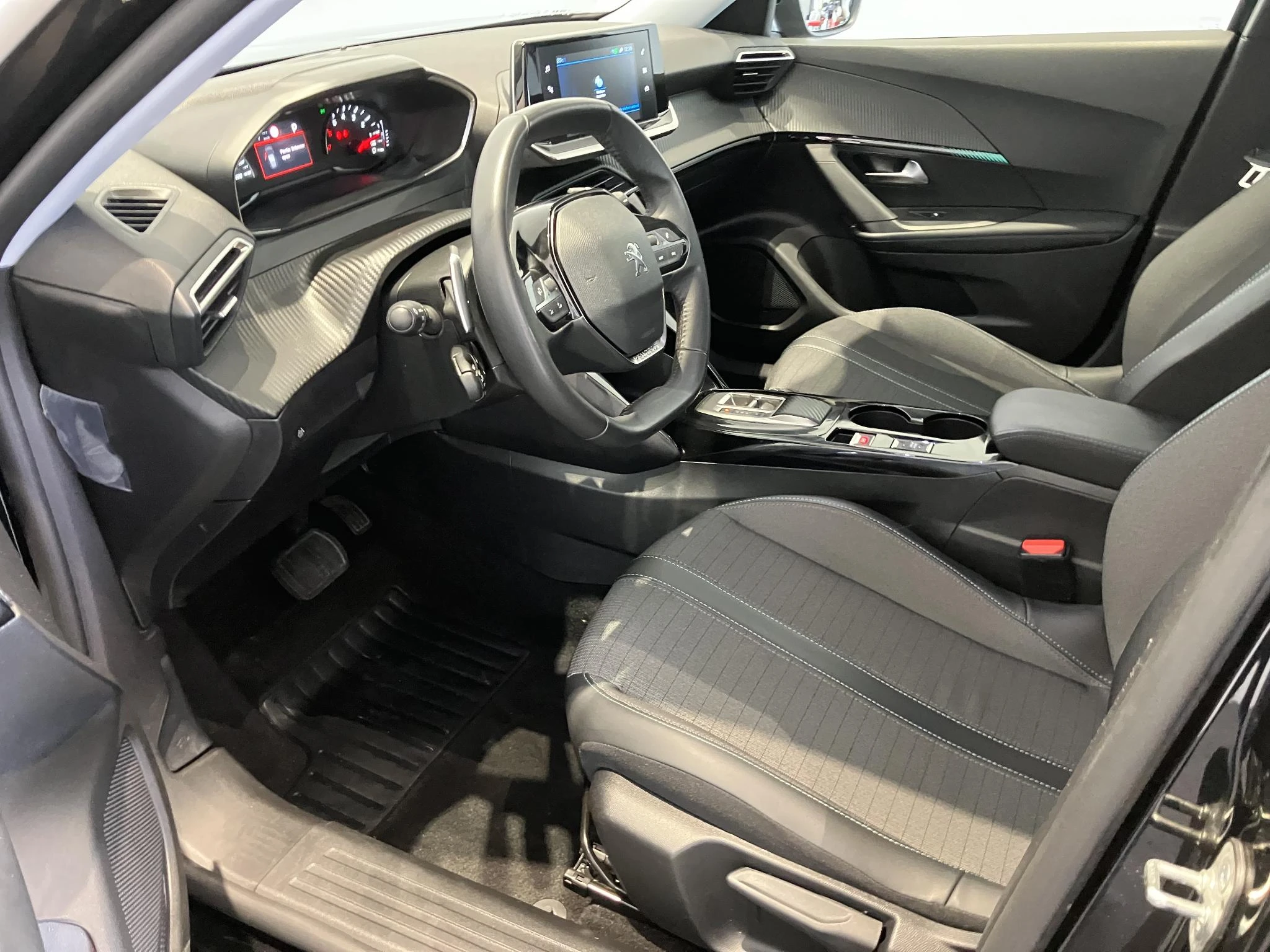 Peugeot-2008-image-12