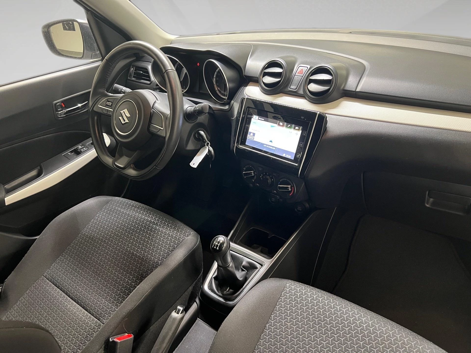 Suzuki Swift 1.0 Grand Luxe +