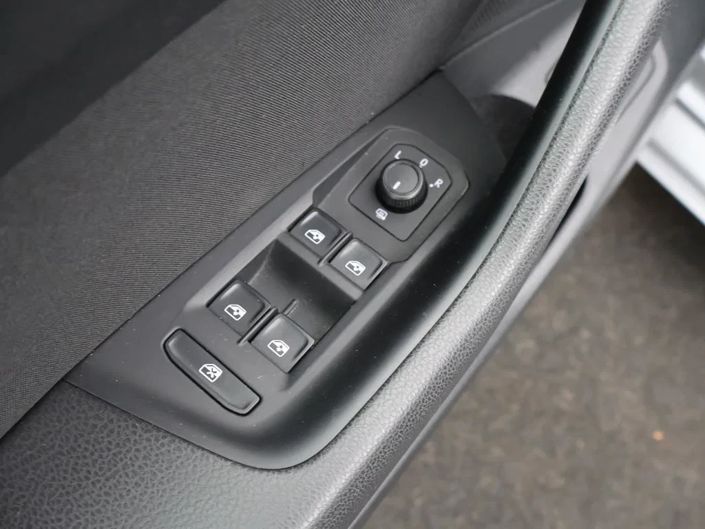 Volkswagen-Passat-image-18