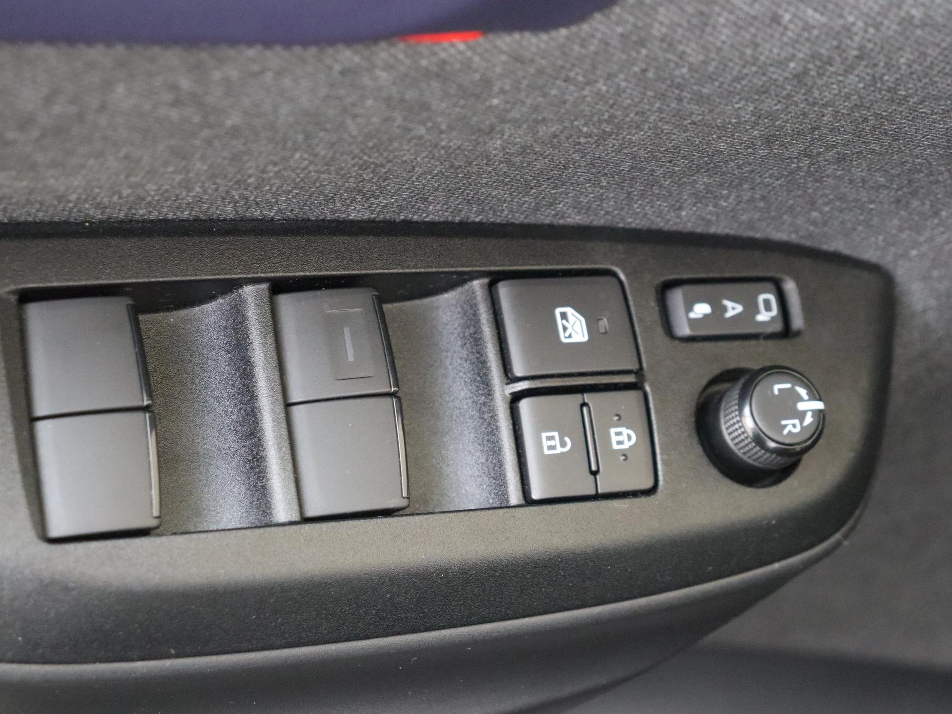 Toyota-Yaris-image-27