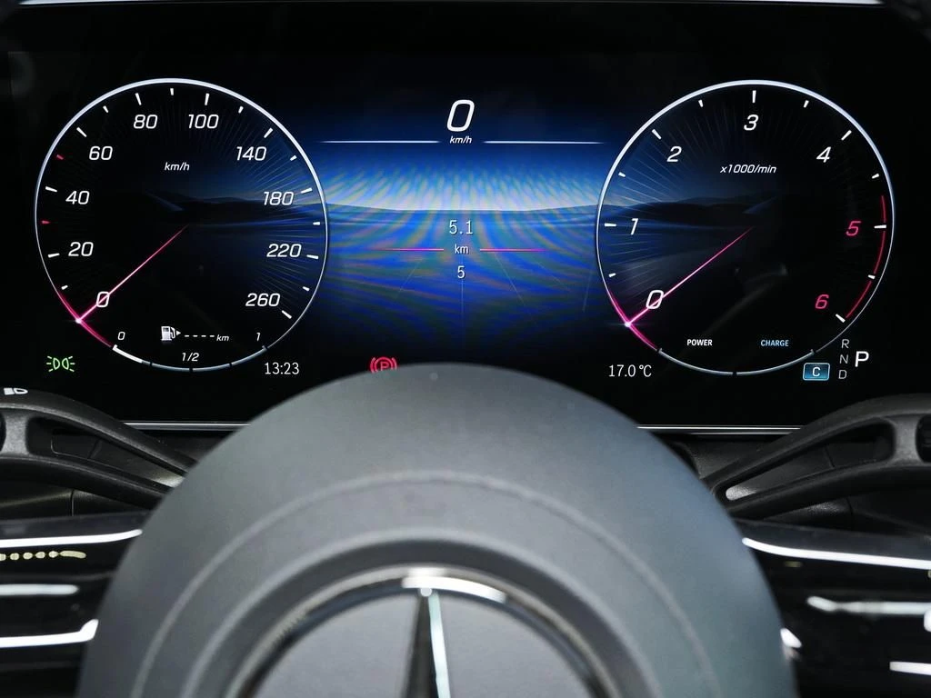 Mercedes-Benz-GLC 450 d-image-8