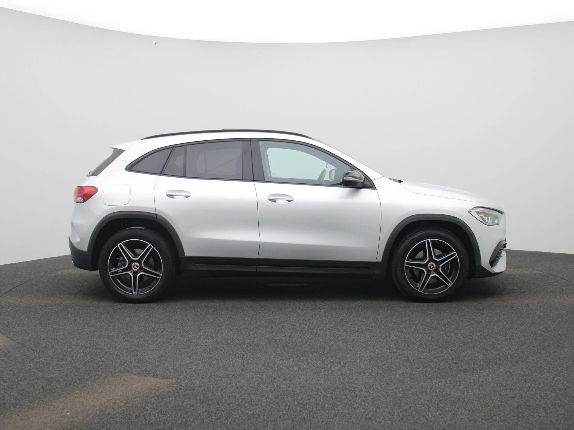 Mercedes-Benz GLA 250 e AMG Line