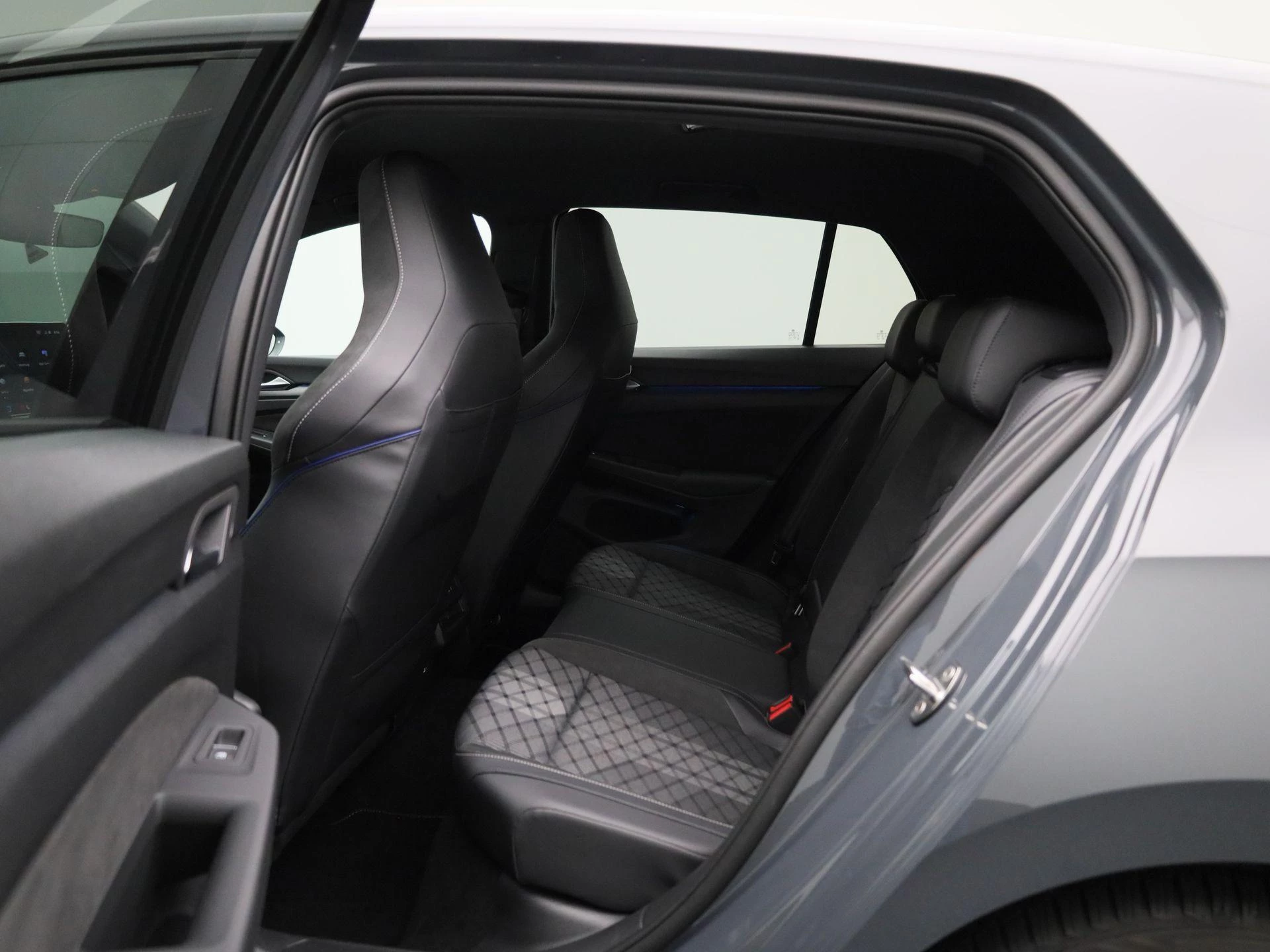 Volkswagen Golf 1.5 eTSI R-Line Edition