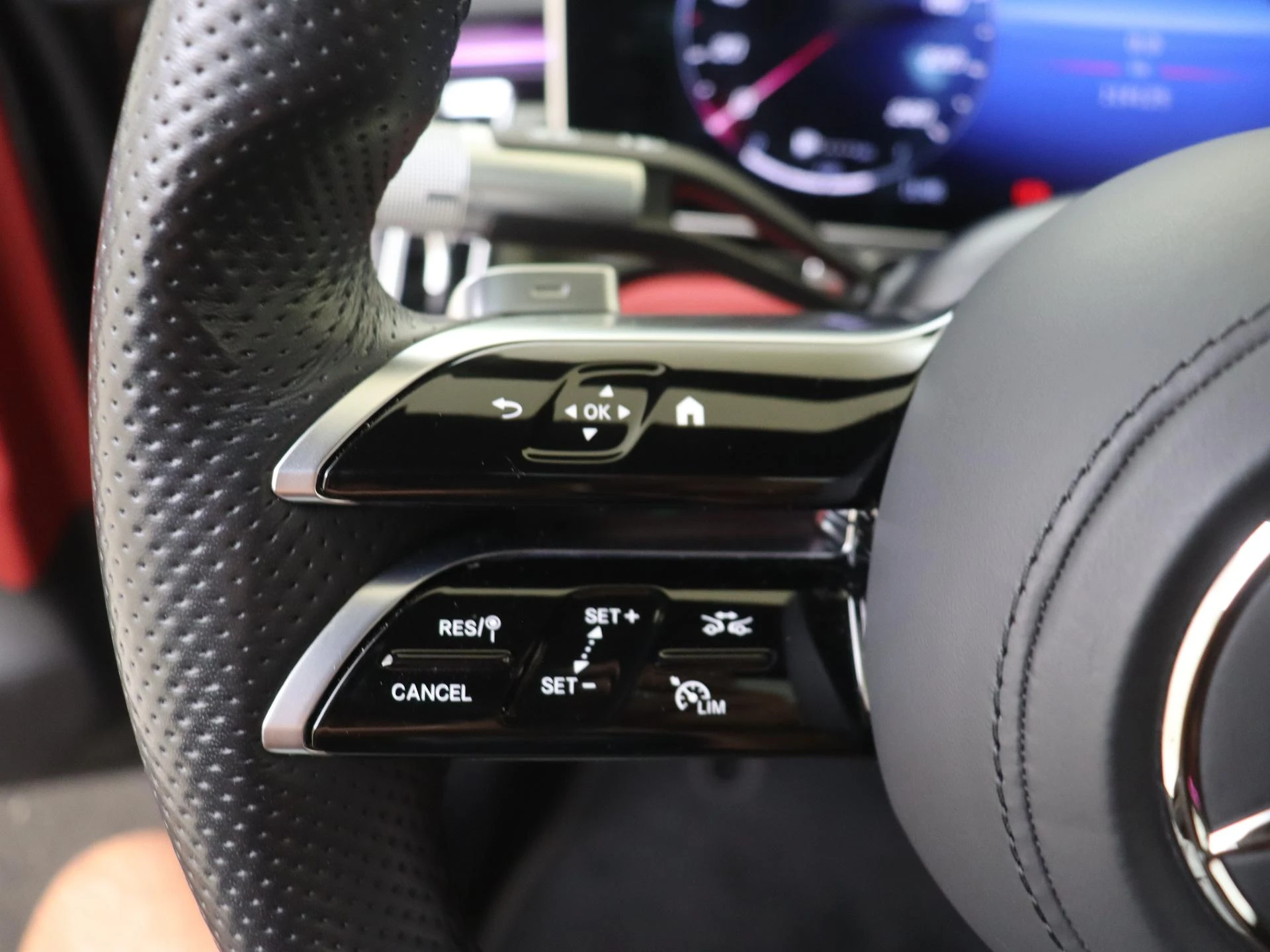 Mercedes-Benz-S-Klasse-image-11