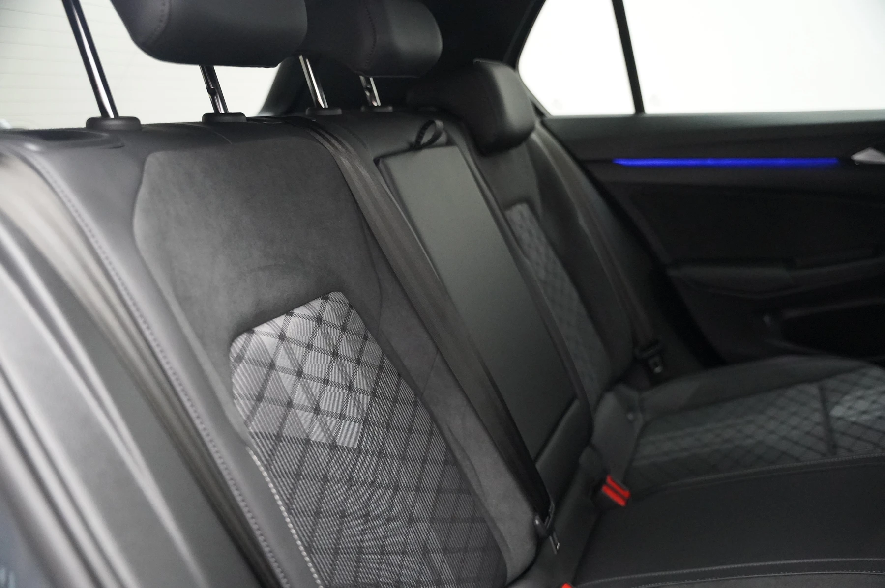 Volkswagen-Golf-image-11