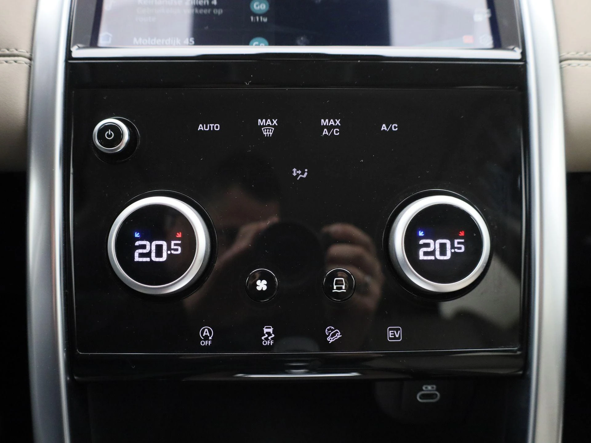 Land Rover-Discovery Sport-image-16