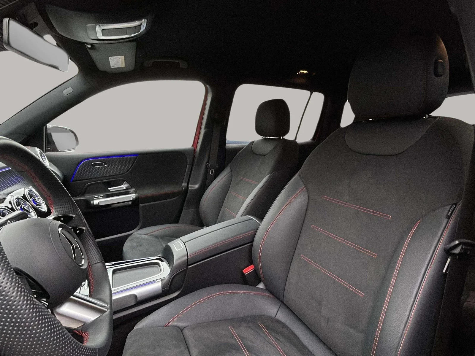 Mercedes-Benz-EQB-image-10