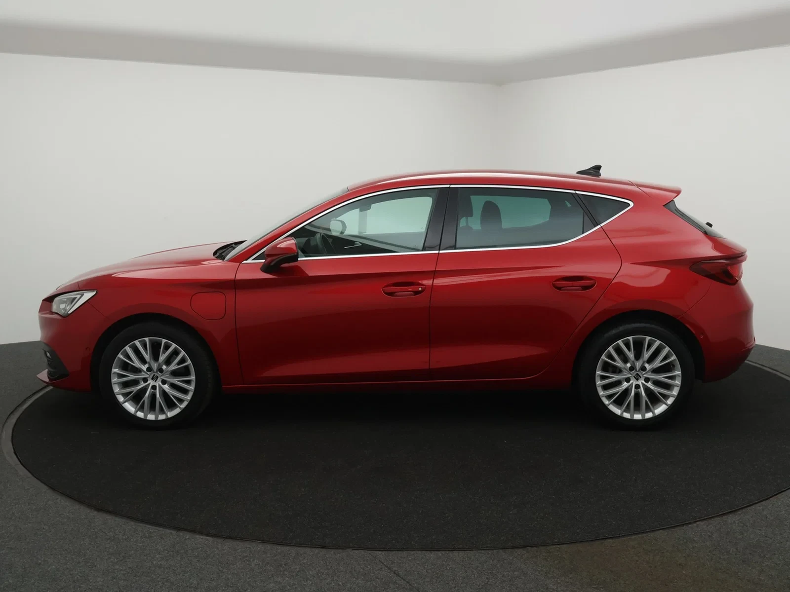 SEAT Leon e-Hybrid (PHEV) Leon e-Hybrid 1.4 Xcellence D204PK *AUTOMAAT*VIRTUAL COCKPIT*LEDER*CAMERA*PDC*CRUISE*KEYLESS GO*NAVI*APP-CONNECT*...*