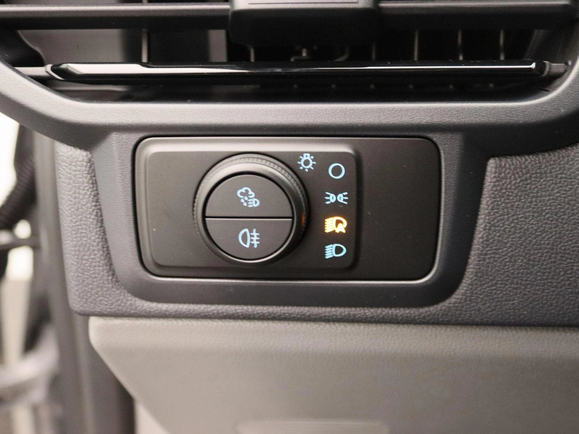 Ford-E-Transit-image-18