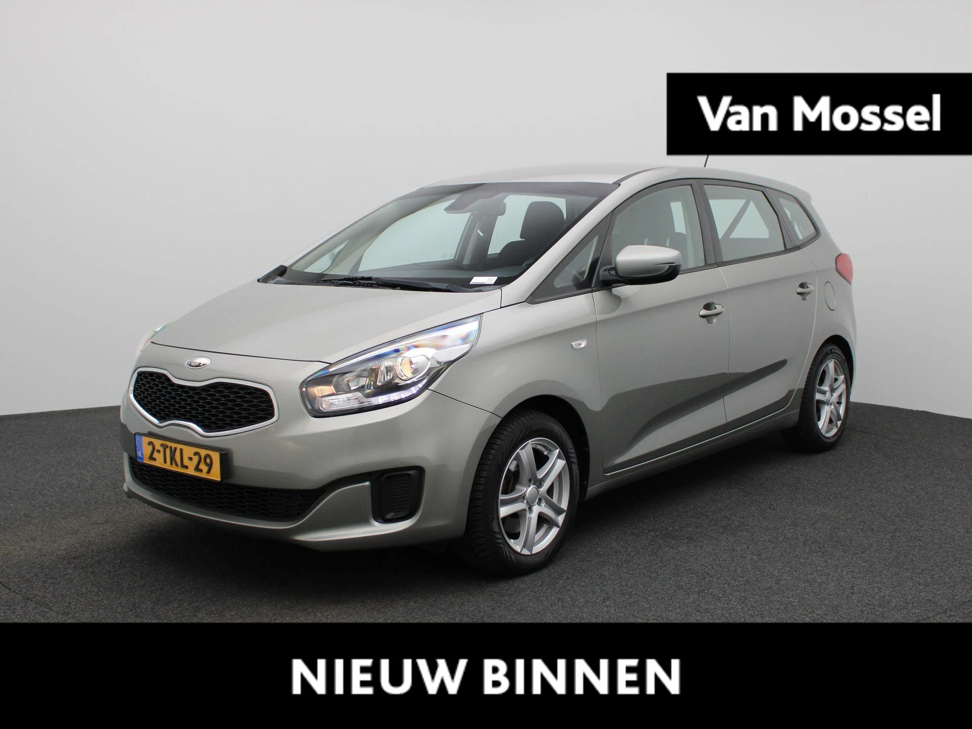 Kia-Carens-image-0