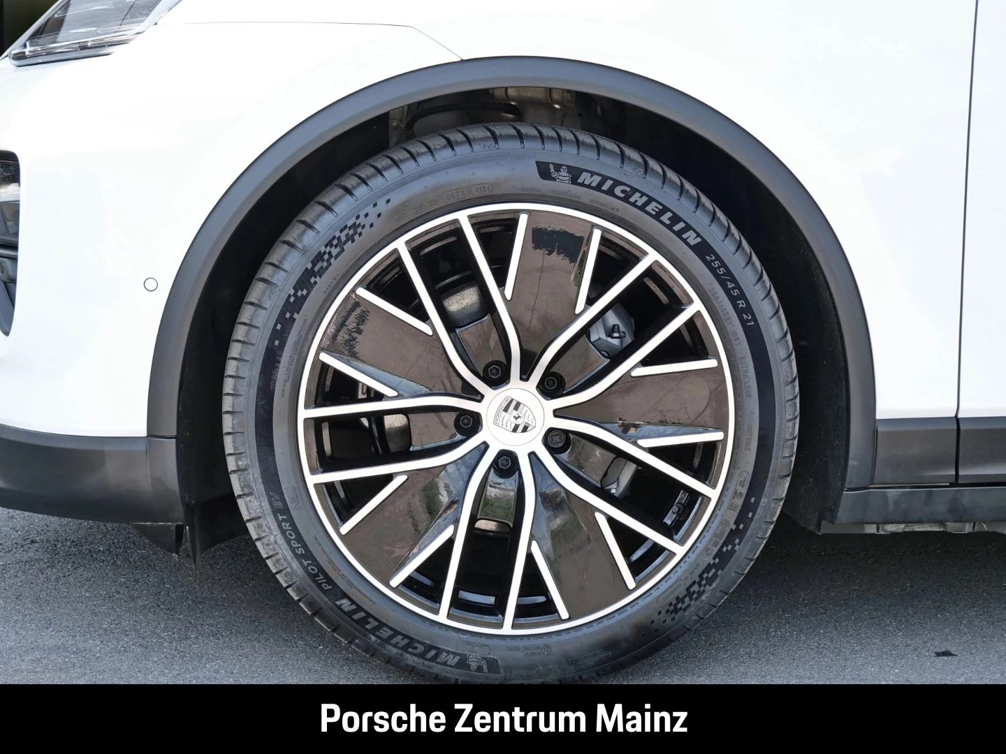 Porsche Macan 4 Luftfederung PASM 21-Zoll LED-Matrix -