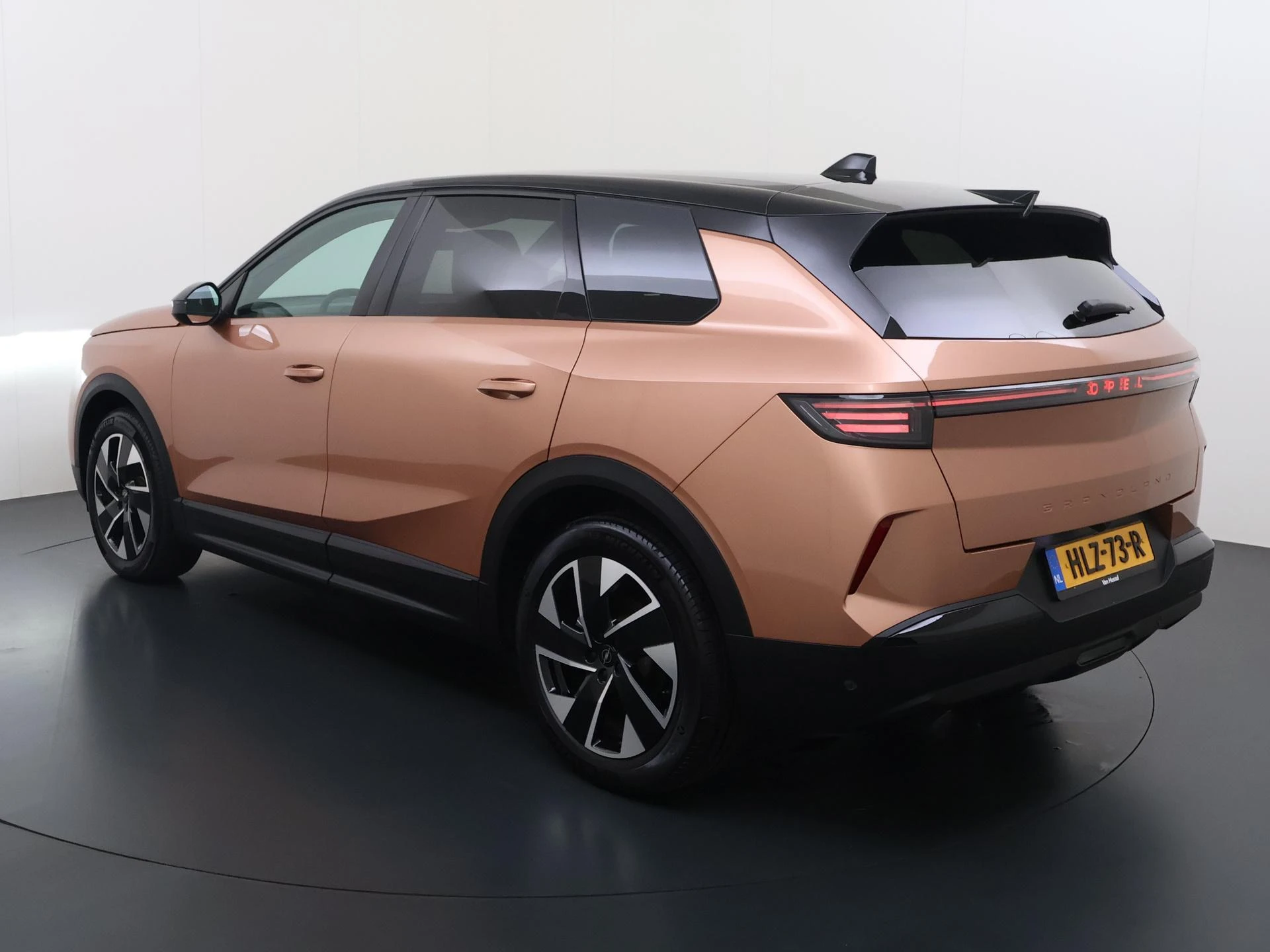 Opel-Grandland-image-3