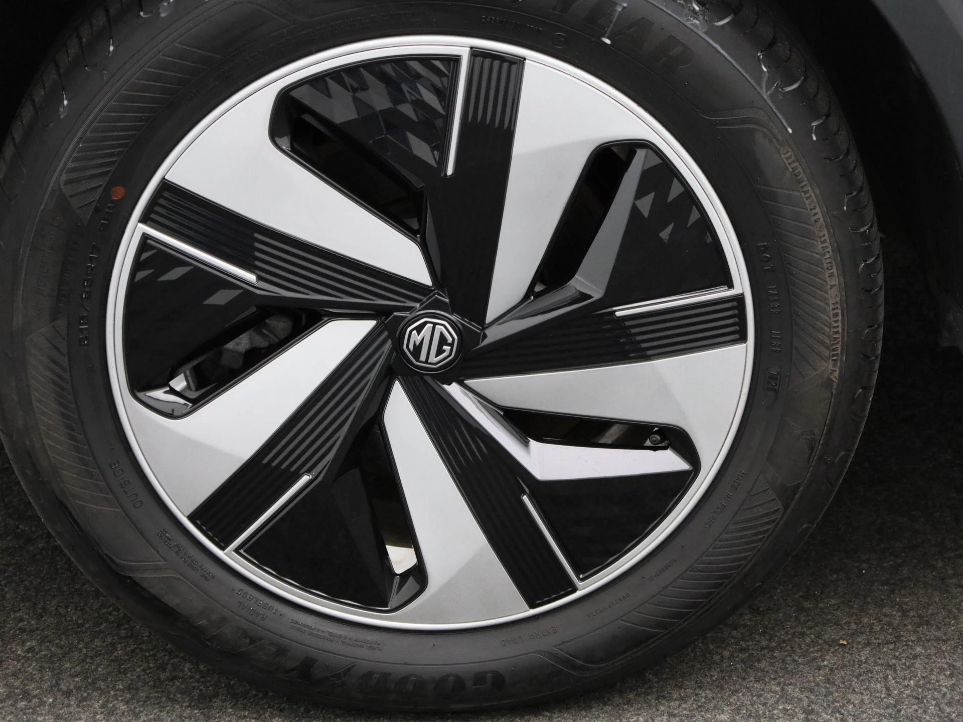 MG-ZS EV-image-13