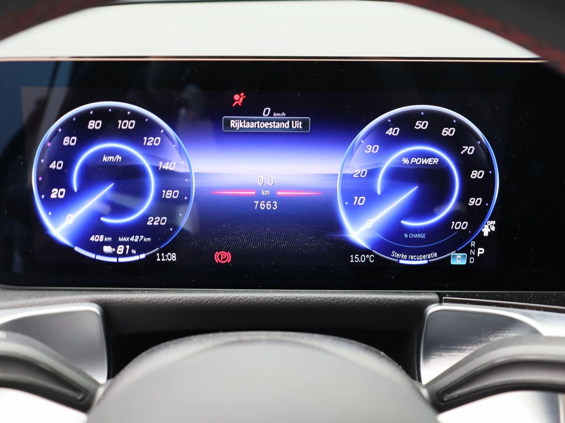 Mercedes-Benz-EQB-image-6