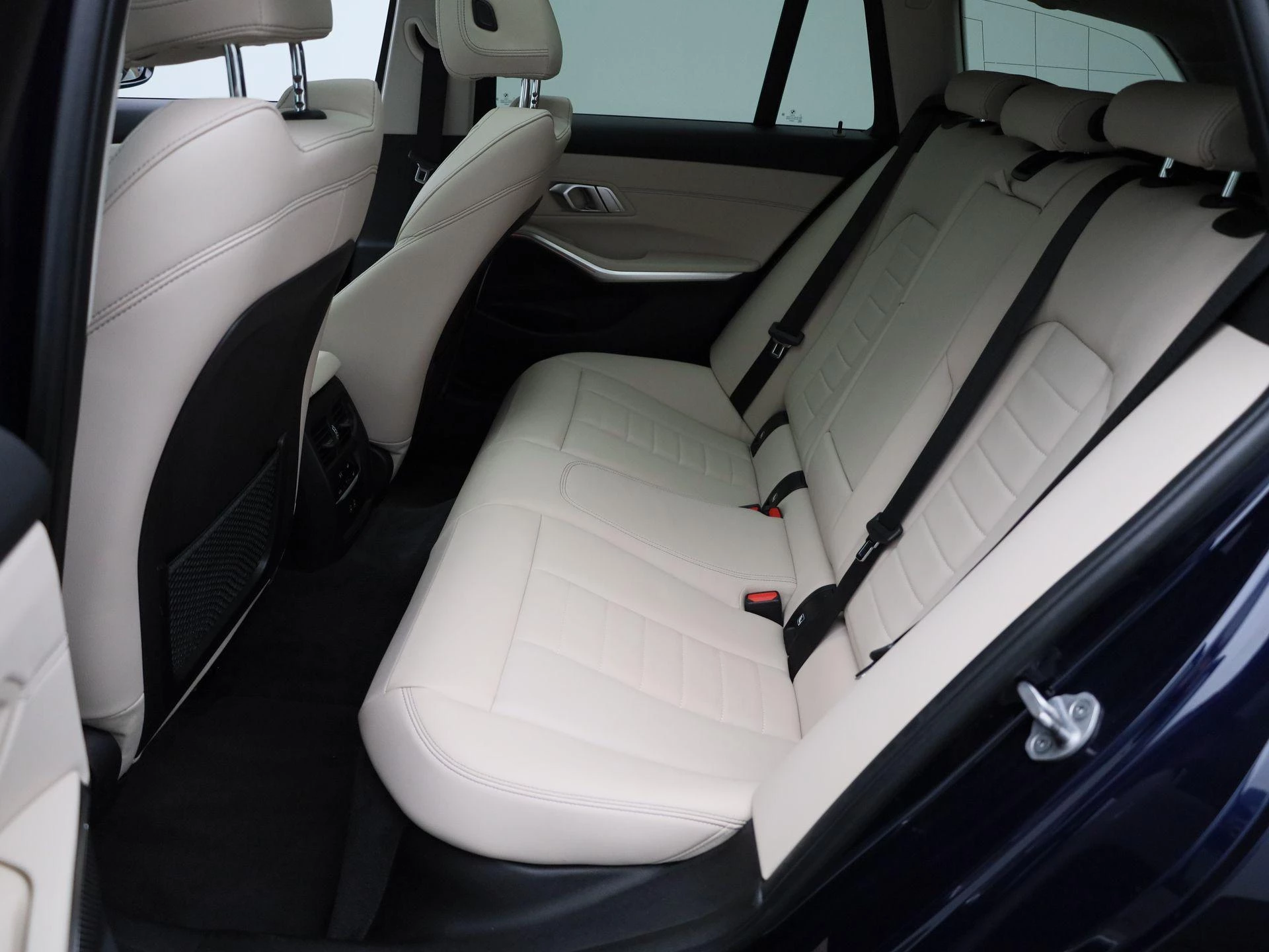 BMW-3 Serie-image-12