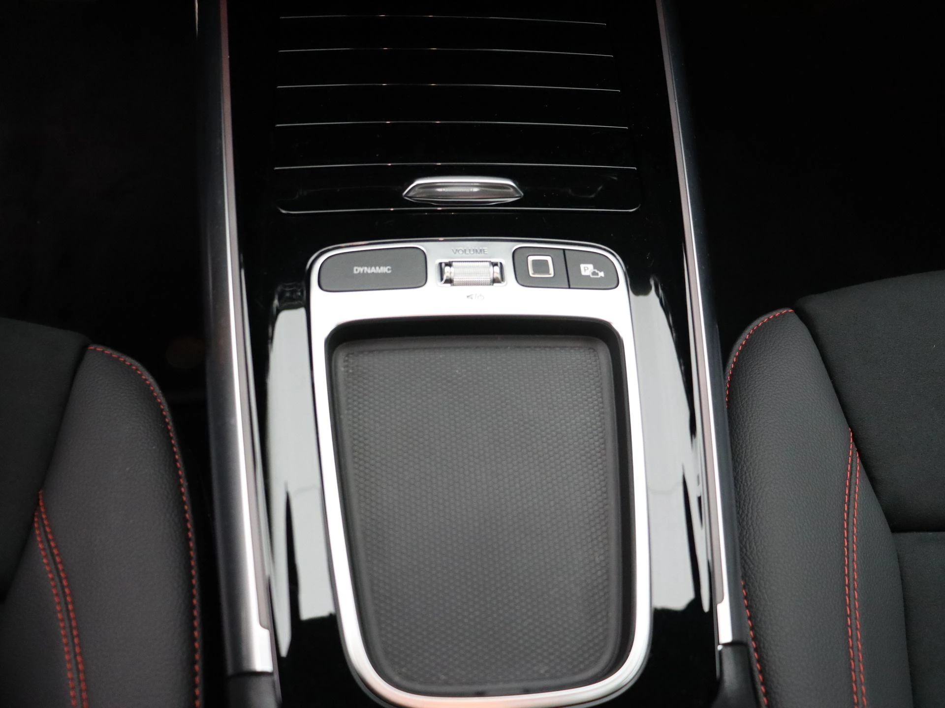 Mercedes-Benz EQA 250+ Star Edition + PANO DAK + BURMESTER + TREKHAAK + HEAD UP +