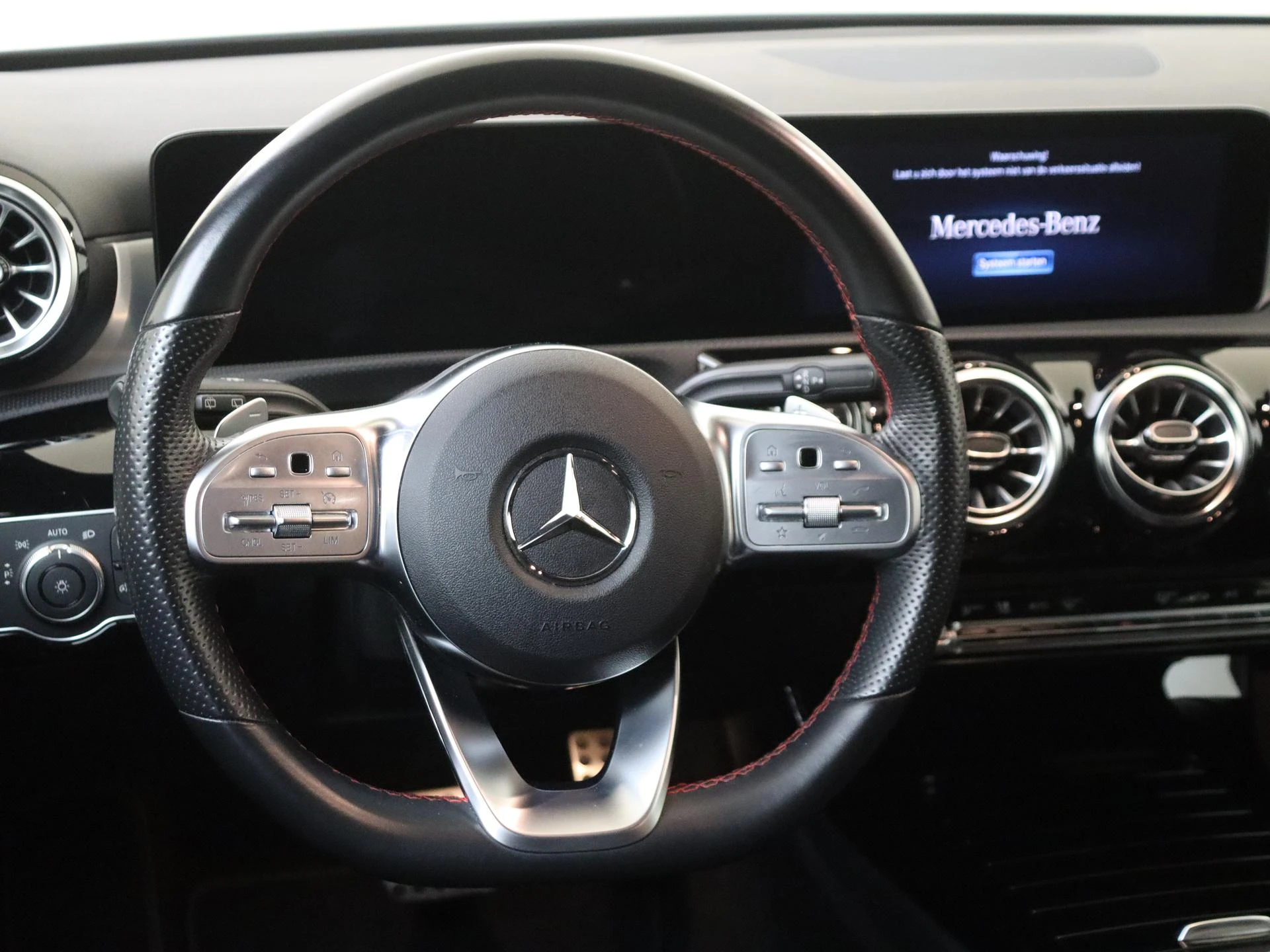 Mercedes-Benz-A-Klasse-image-9
