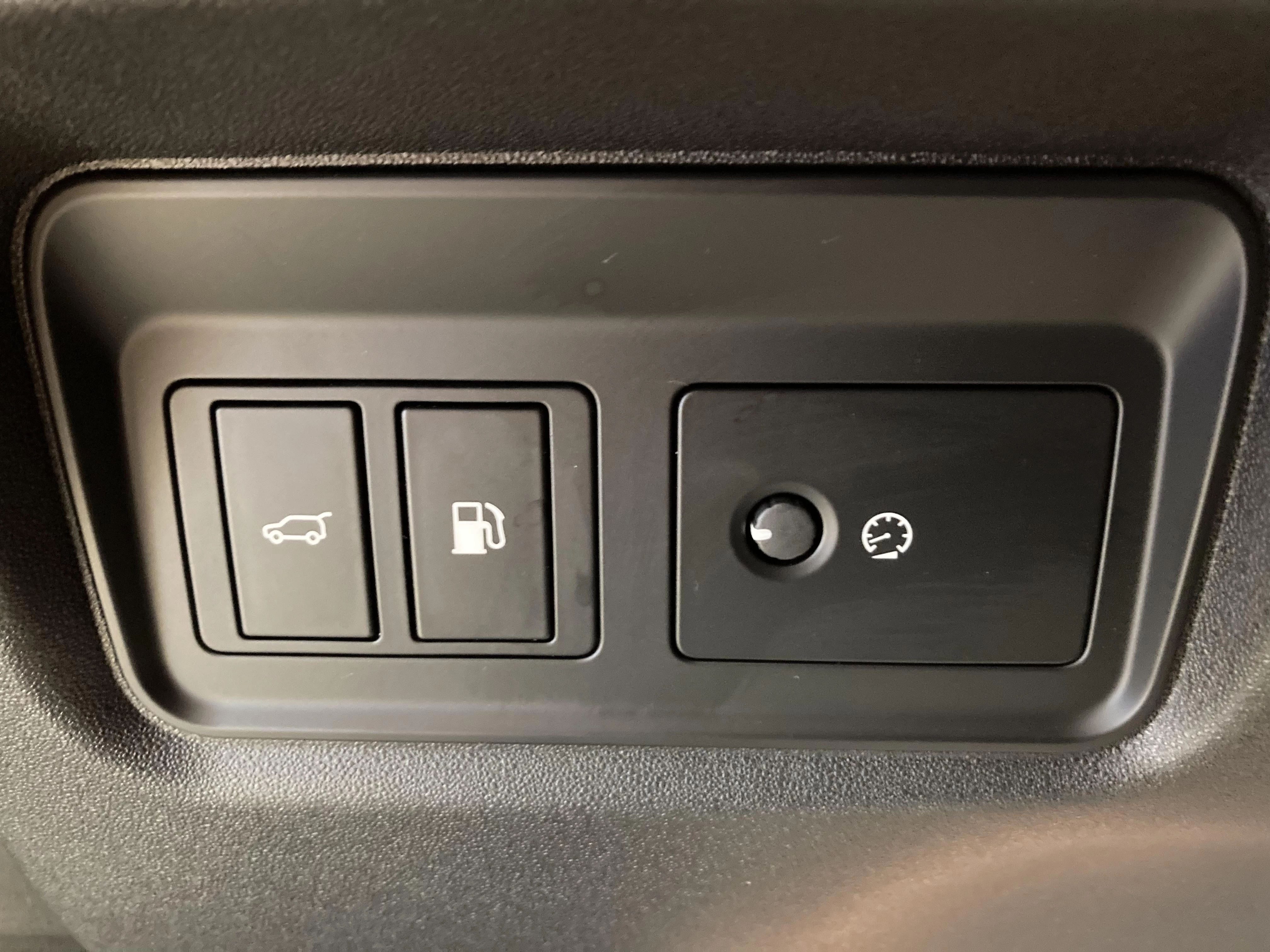 Jaguar-E-PACE-image-28