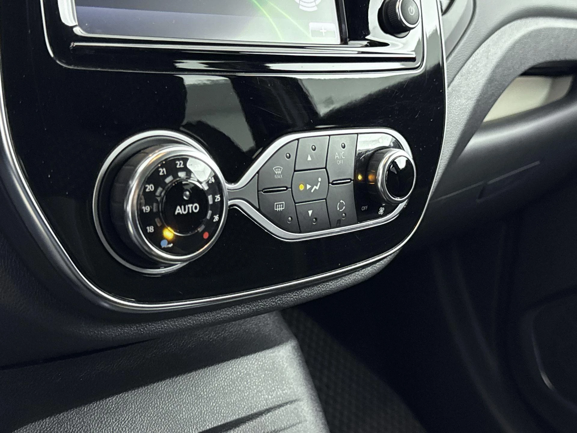 Renault-Captur-image-16