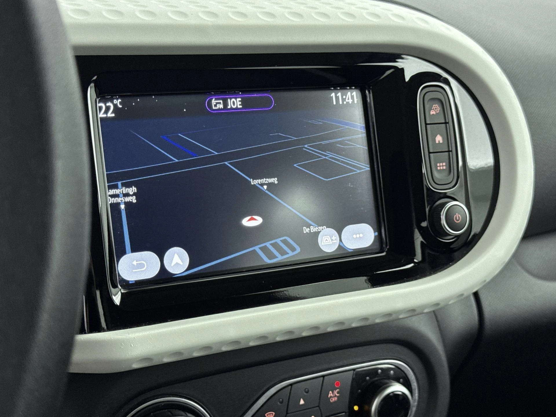 Renault-Twingo-image-13