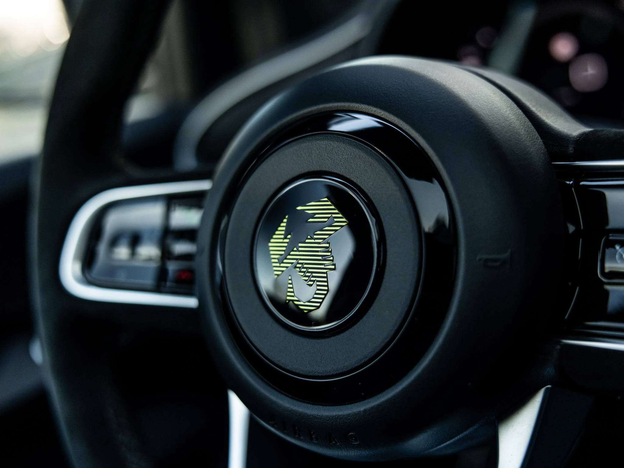 Abarth-500e-image-36