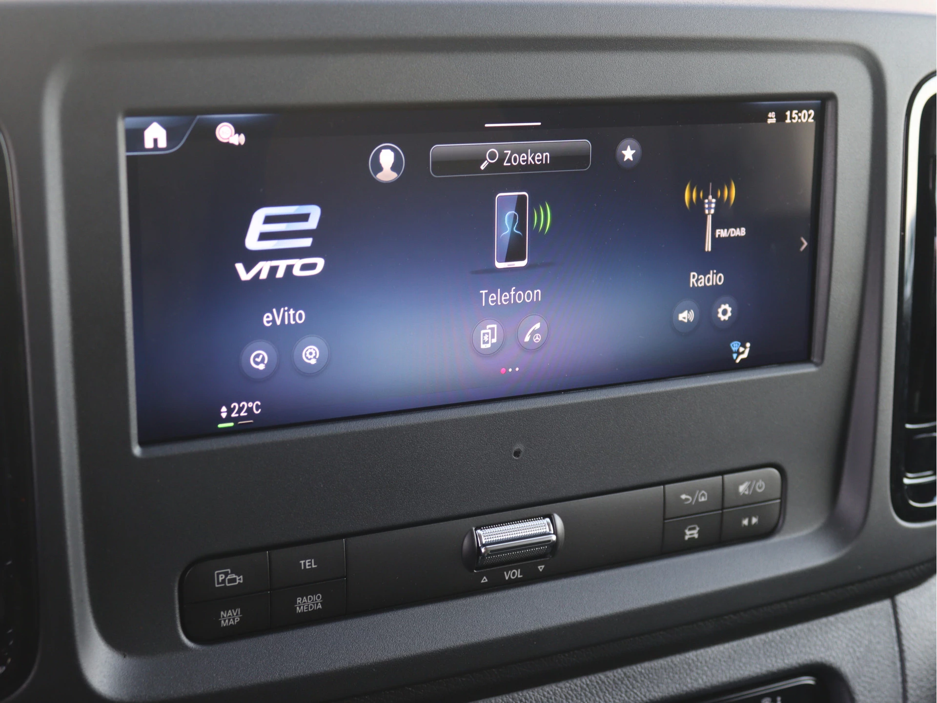 Mercedes-Benz-eVito-image-10