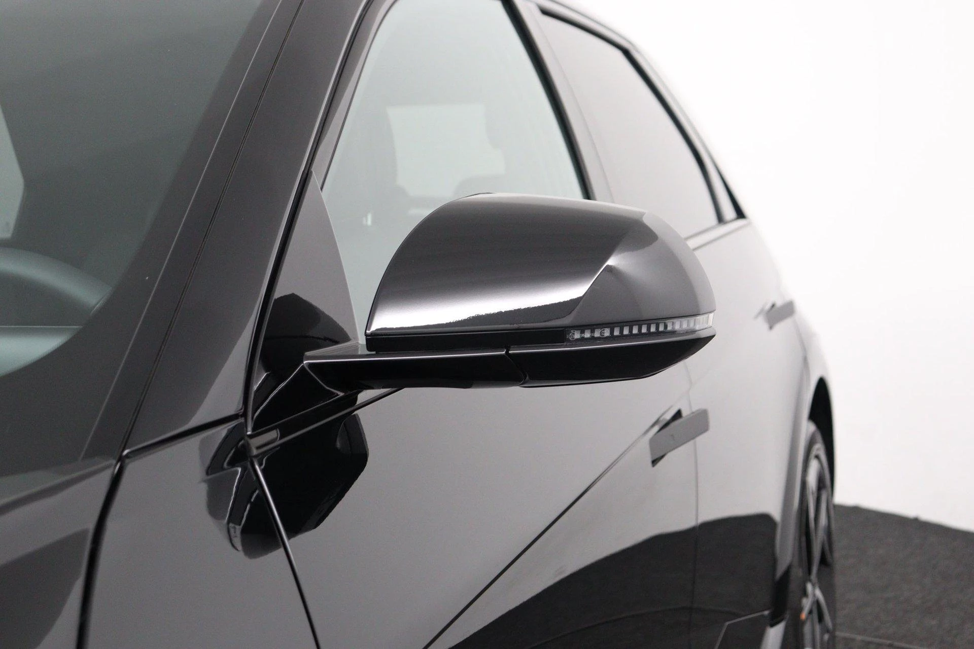 Hyundai-IONIQ 5-image-10