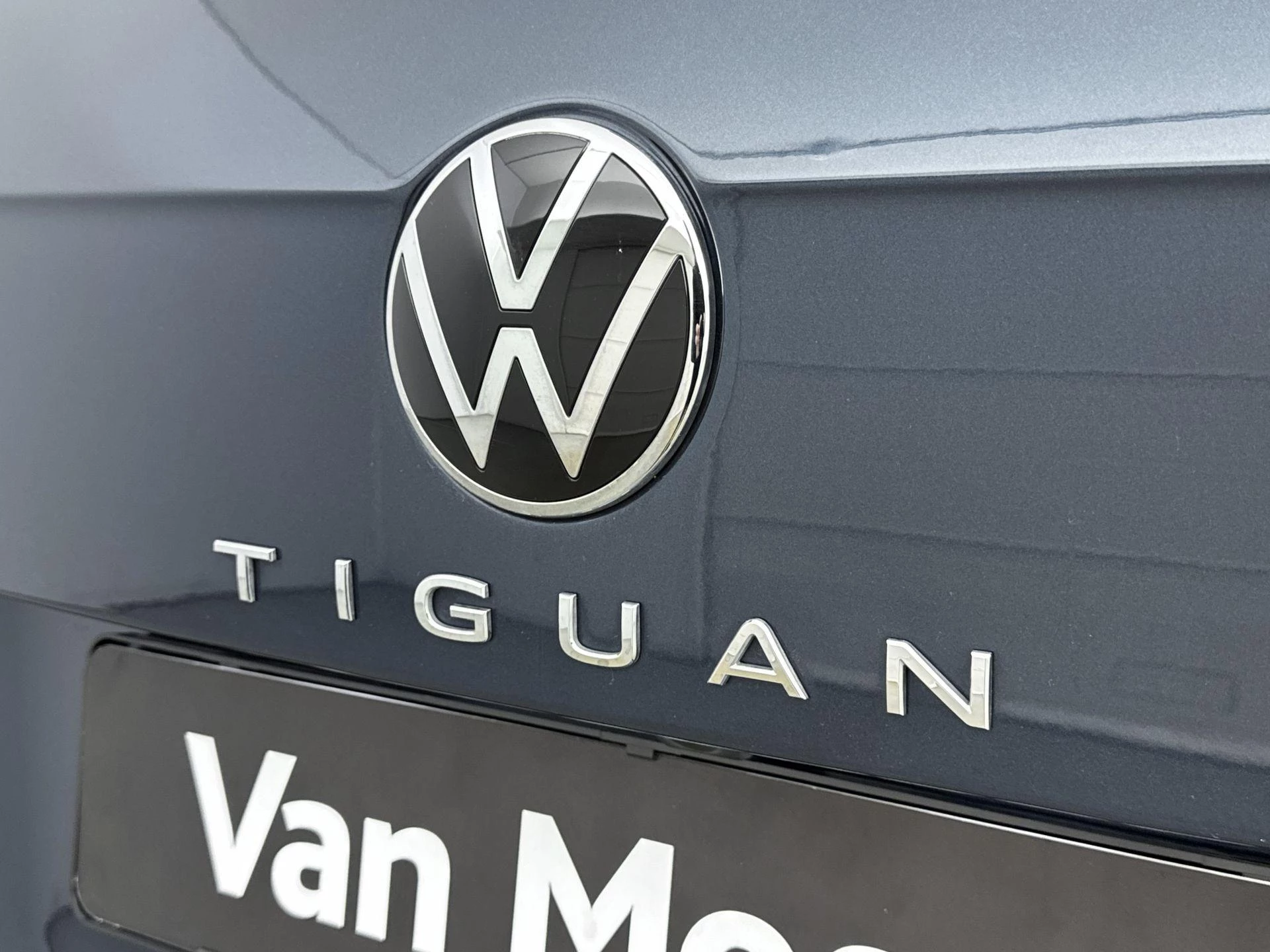 Volkswagen-Tiguan-image-13
