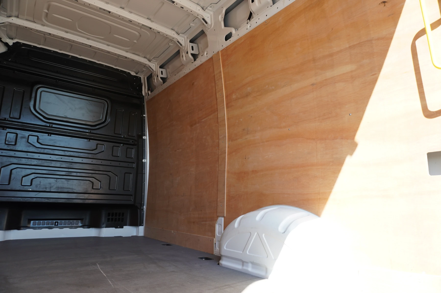 Volkswagen-Crafter-image-18